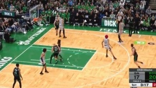 大发官网|大发体育|大发娱乐场|dafabet中国|大发体育官方网站|www.dfa678.com-瞄准镜还是高点好用！杰伦·布朗撤步迎着文班亚马超远三分再中