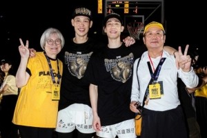 林书豪：本赛季我投进了110个三分球 每一个三分球都捐出3000元