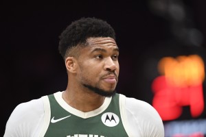 字母哥谈交易流言：我无法控制别人说什么 我从未想过或说过离开