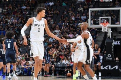 大发官网|大发体育|大发娱乐场|dafabet中国|大发体育官方网站|www.dfa678.com-全新组合摸索别样搭档方式，保罗多角度助推文班